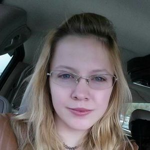 Meet your Posher, Leahnidouse and the brave